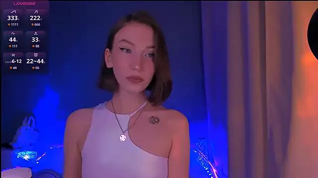 Explore our live girls sluts from our Custom and Multi clubs and checkout exclusive access to highly interactive content, such as shape, hair, titties, pussy type and many more.