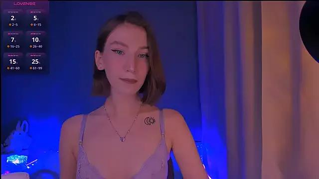 ellaamber from StripChat is Freechat
