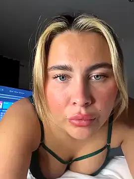 EllaBluee webcams show profile image 