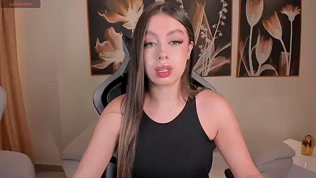 EllaClark from StripChat