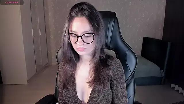 EllaFresh from StripChat