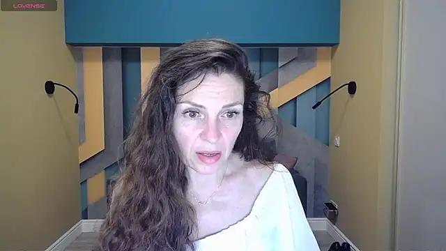 EllaLong from StripChat