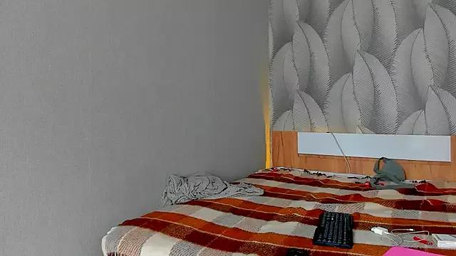 EllaSky_xoxo from StripChat