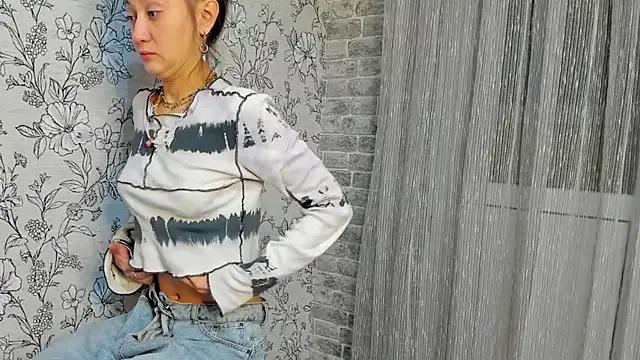 Explore our live girls sluts from our Custom and Multi clubs and checkout exclusive access to highly interactive content, such as shape, hair, titties, pussy type and many more.