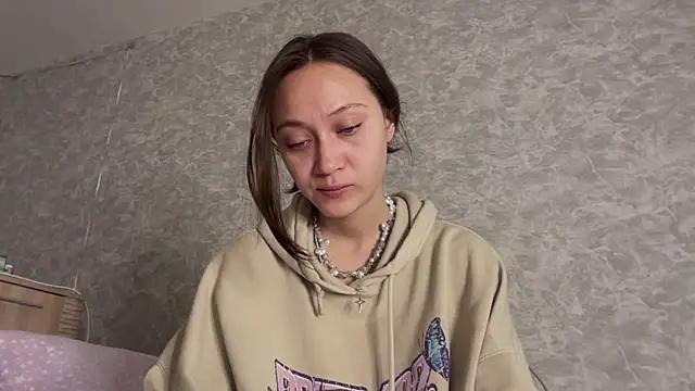 EllaSky_xoxo from StripChat