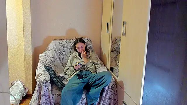 EllaSky_xoxo from StripChat