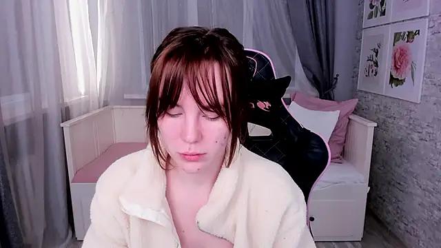 EllaSmithh from StripChat