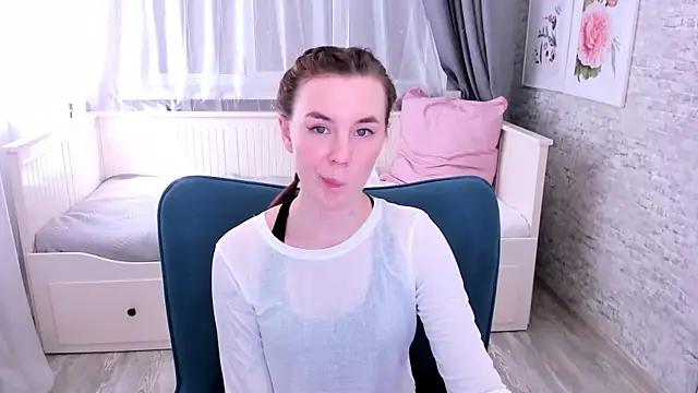 EllaSmithh from StripChat