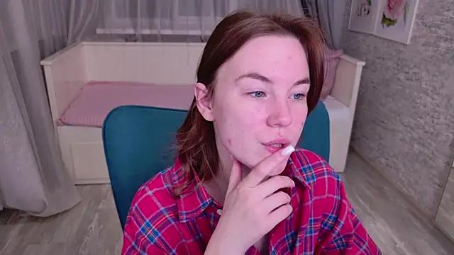 EllaSmithh from StripChat