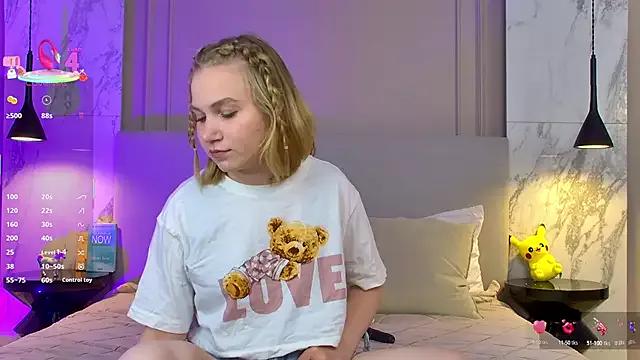 EllenaGreen from StripChat