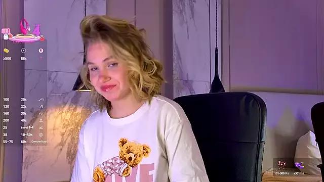 EllenaGreen from StripChat