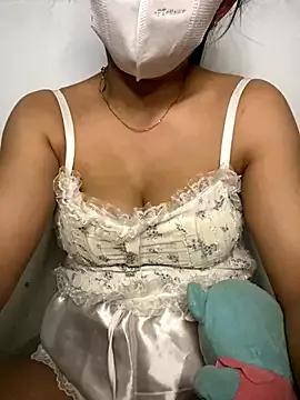 ELLIE_ELLIE from StripChat