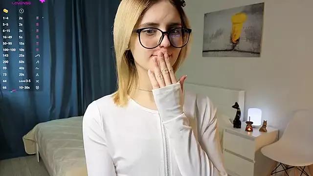 EllieDul from StripChat