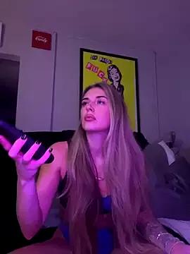 EllieEllxx from StripChat