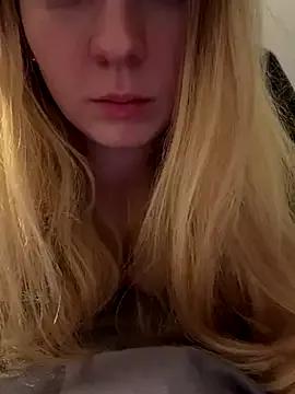 Photos of ellieen from StripChat is Freechat