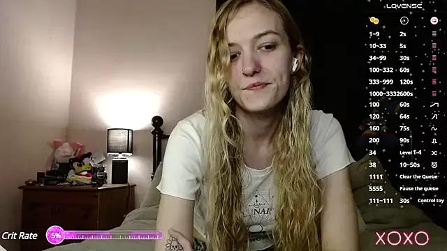 EllieeRose from StripChat