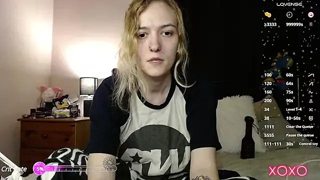 EllieeRose from StripChat