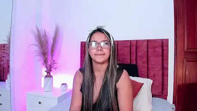 Explore our live girls sluts from our Custom and Multi clubs and checkout exclusive access to highly interactive content, such as shape, hair, titties, pussy type and many more.