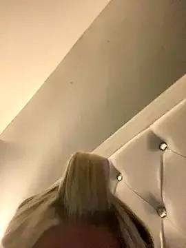 EllieMaeBaby from StripChat