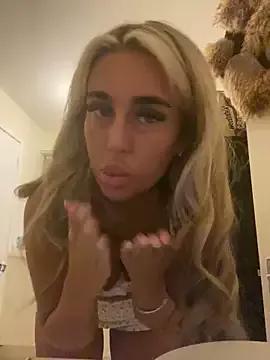 EllieMaeBaby from StripChat