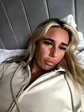 EllieMaeBaby from StripChat
