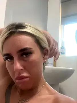 EllieMaeBaby from StripChat