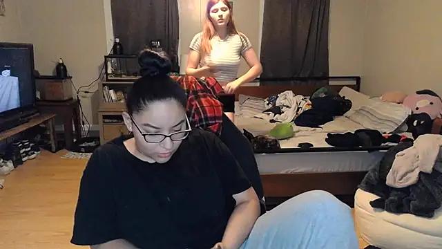 Elliewgfs from StripChat