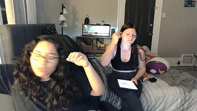 Elliewgfs from StripChat
