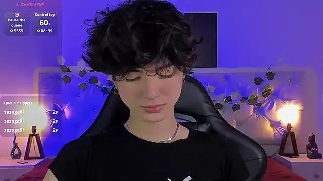 Elliot_younngg from StripChat