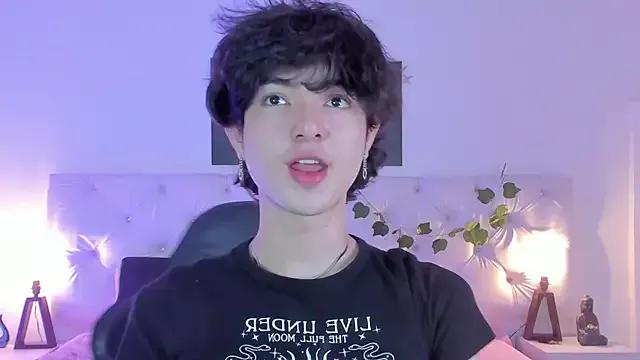 Elliot_younngg from StripChat