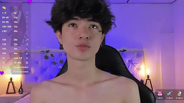Elliot_younngg from StripChat