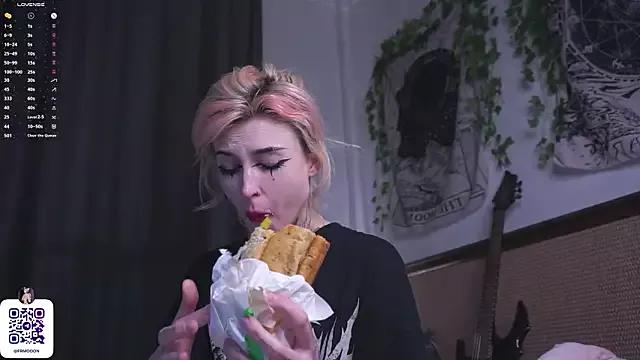 Elliss_moon from StripChat