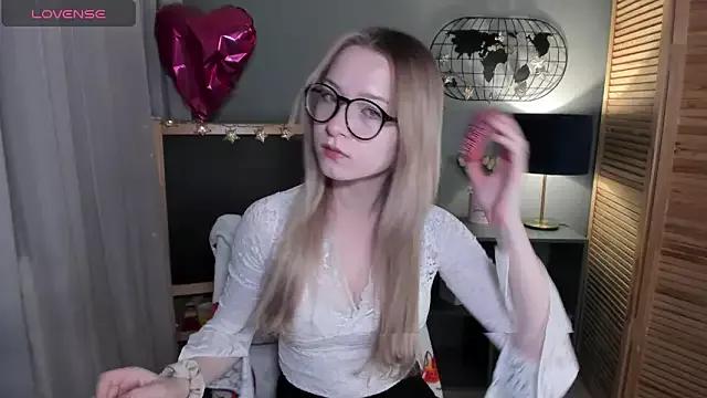 elliupp from StripChat