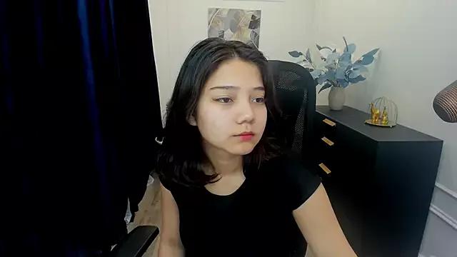 ElliVensda from StripChat