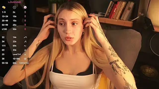 ellliefrost from StripChat