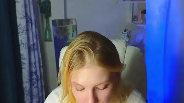 Elly_rosss from StripChat