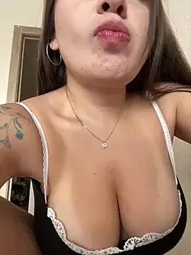 EllyBigTits from StripChat