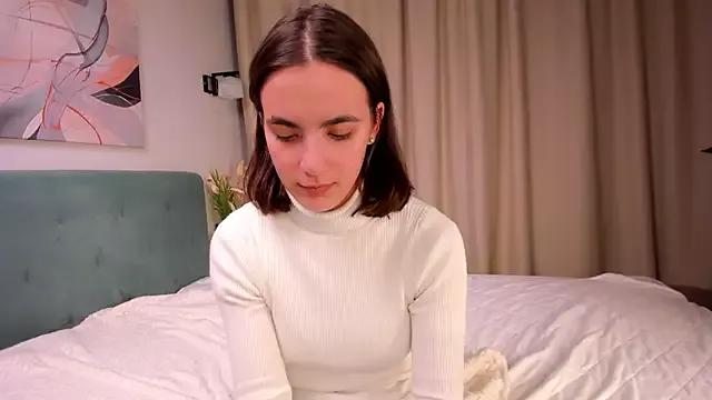 EmaDiaz from StripChat is Freechat