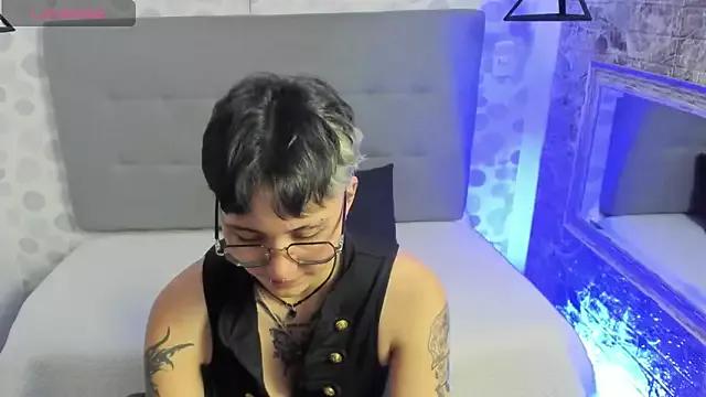 emahills__axelrose from StripChat is Freechat
