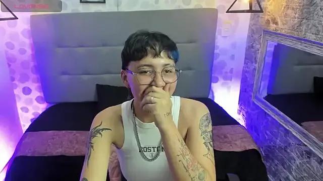 emahills__axelrose from StripChat is Freechat
