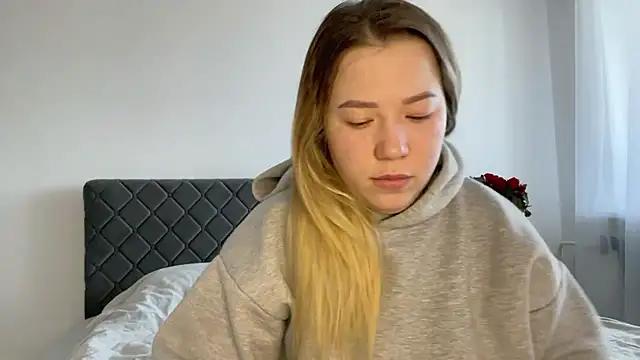 Embersweetbunny from StripChat
