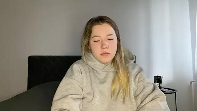 Embersweetbunny from StripChat