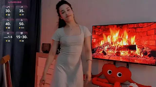 EmeliaReaper from StripChat