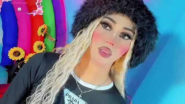 emelly_horny_ from StripChat