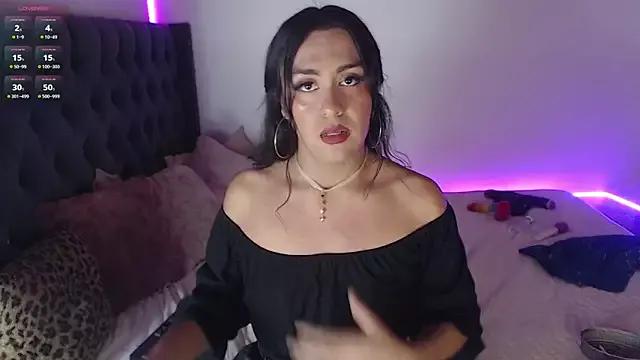 Emelyyy_ from StripChat