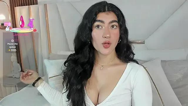 Emii_rosse from StripChat