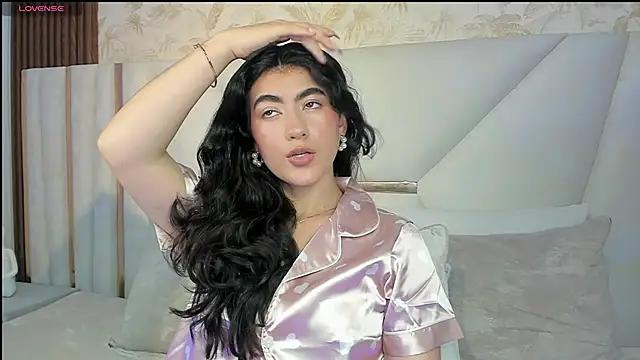 Emii_rosse from StripChat