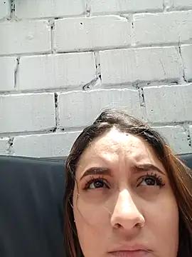 Emiily_W from StripChat