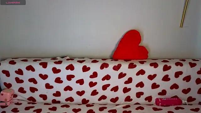 Explore our live girls sluts from our Custom and Multi clubs and checkout exclusive access to highly interactive content, such as shape, hair, titties, pussy type and many more.