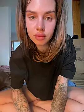 EmiliaCatalina webcams show profile image 